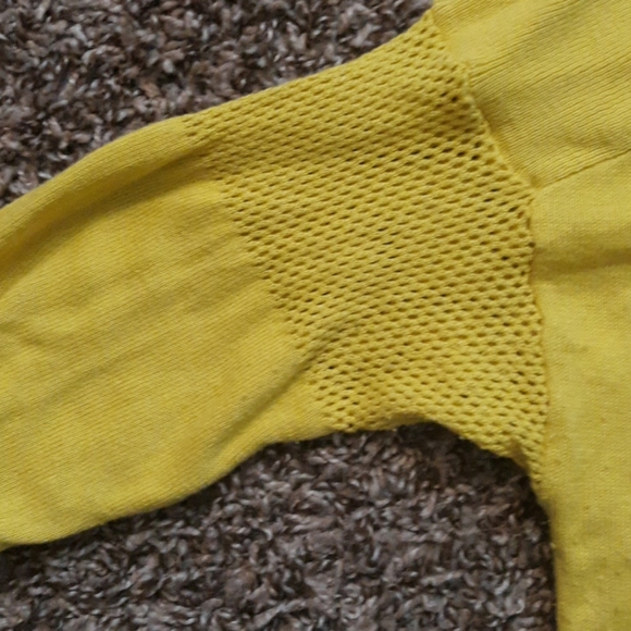 Yellow Sweater - Picture 5 of 6